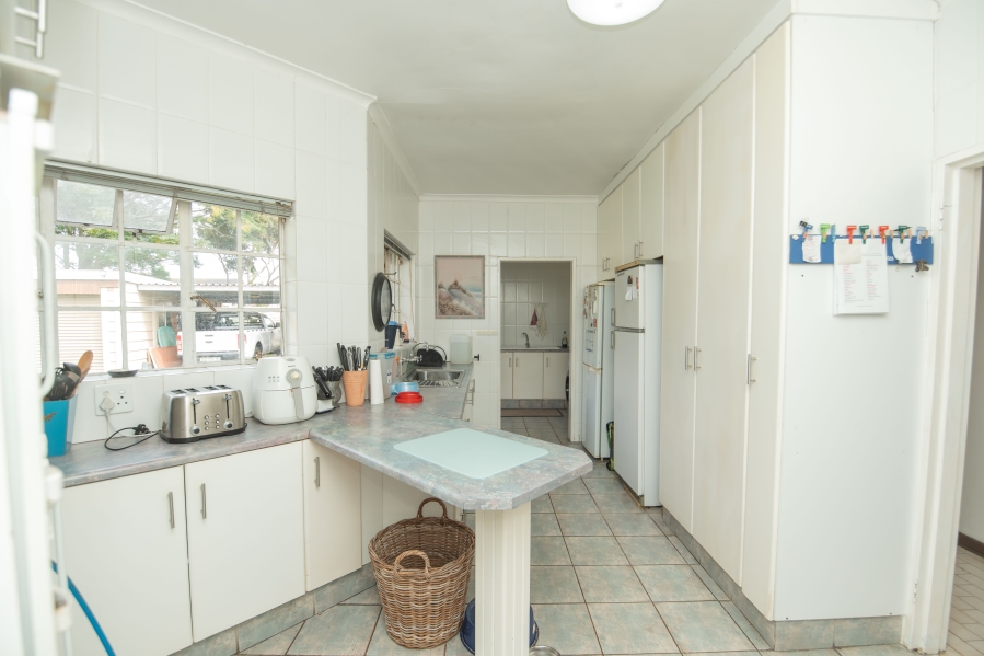 4 Bedroom Property for Sale in Bluewater Bay Eastern Cape